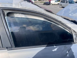 Renault Megane 2 sag ön kapı camı 