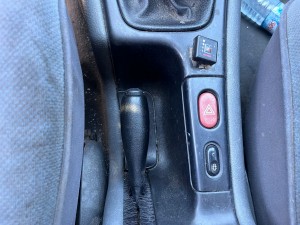 Renault Laguna 1 dörtlü flaşör dügmesi 