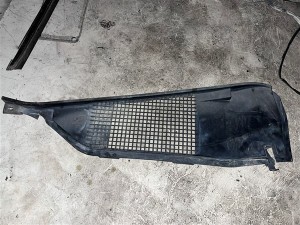 Renault R19 ön cam ızgarası 