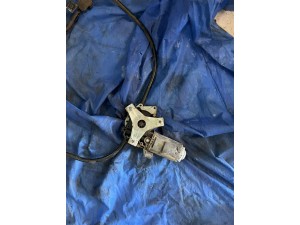 Renault R19 sol ön cam krikosu