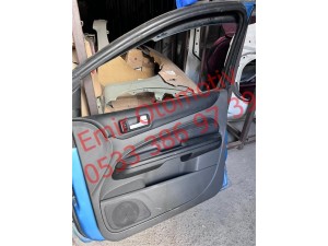 Ford Focus 2.5 sag ön kapı döşemesi