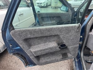 Renault R21 sol arka kapı döşemesi 