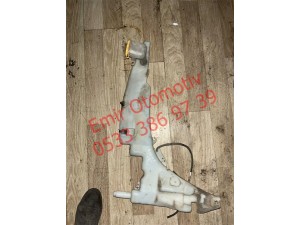 Ford Focus 1 cam suyu bidonu 