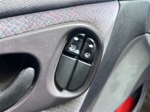 Ford Mondeo sol ön cam dügmeleri