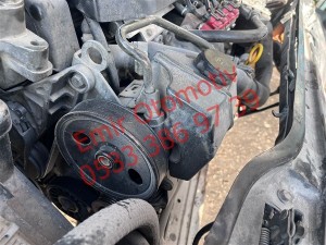 Renault Laguna 1 2.0 16V direksiyon pompası 