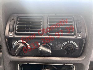 Ford Taunus orta kalorifer ızgaraları 