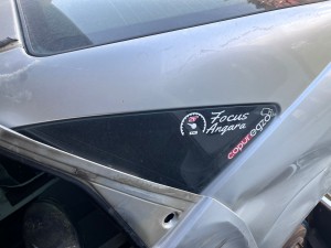 Ford Focus 1 sol arka kelebek camı 