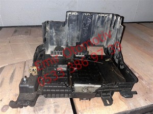 Renault Clio 2 akü yatagı 