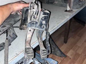 Renault R11 fren ve debriyaj pedalı 