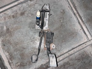 Ford Focus fren ve debriyaj pedalı 