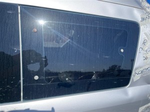 Chery Taxim sol arka kelebek camı 