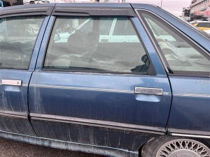 Renault R21 sol arka kapı komple 