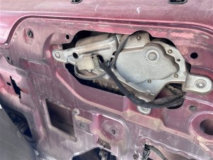 Renault Kangoo arka silecek motoru 