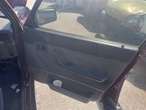 Renault R9 sag ön kapın döşemesi 