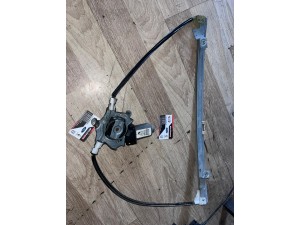 RENAULT SCENİC 1 SAG ÖN CAM KRİKOSU