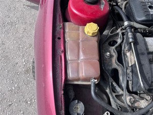 Ford Mondeo yedek su deposu 