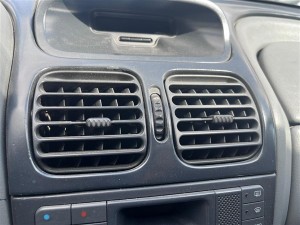 Renault Laguna 1 orta ızgara 