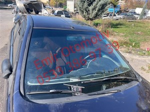 Renault Laguna 1 ön cam 