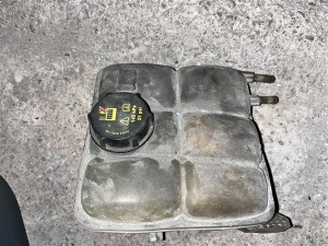 Ford Focus 2 yedek su deposu 