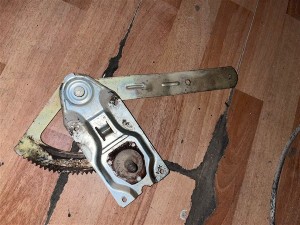 Ford escort sol arka cam krikosu 